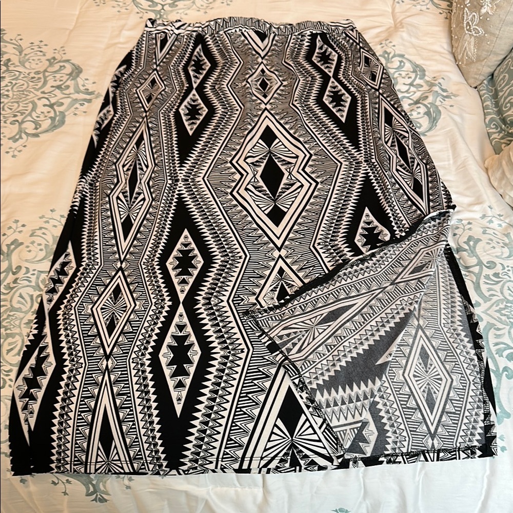Black and White Geometric Pattern Maxi  Skirt